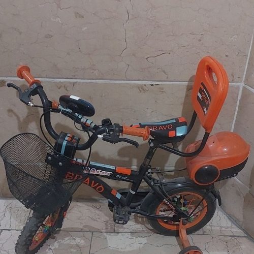 ماشین شارژی و دوچرخه