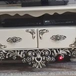 میز تلویزیون رنگ سفید نباتی باگل برجسته ی شیک درحدنو،به خریدارواقعی تخفیف داده میشه