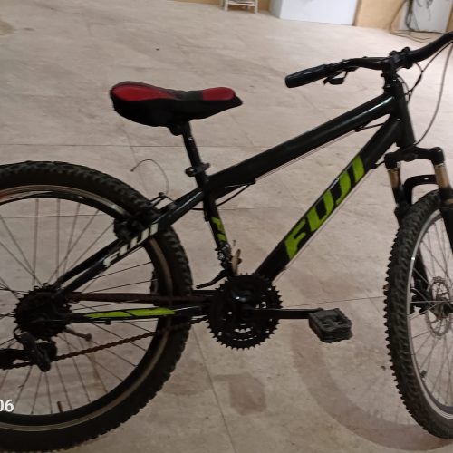 دوچرخه سایز 24 کارکرده دوچرخه خوبی است و از خرید خود مطمعن  باشید