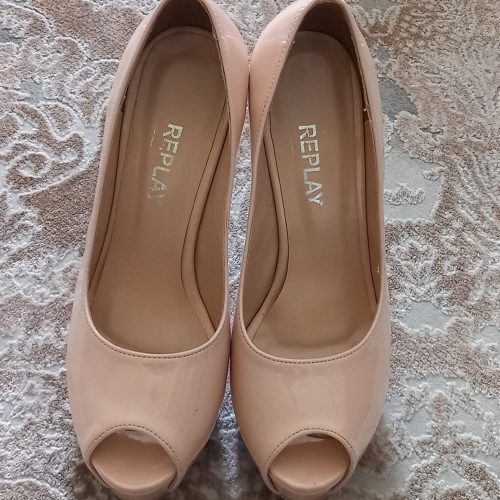 کفش مجلسی زنانه در حد نو