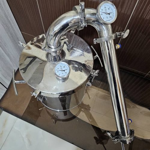 دستگاه تقطیر و عرق گیری