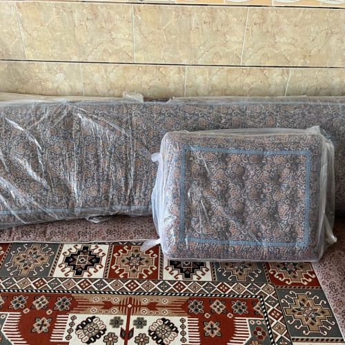 بالشت.پُشتی.کِناره