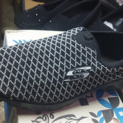 کفش اسکیچرز