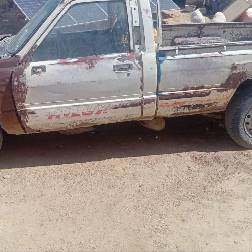 موتور سالم دنده ای و سفید ولی یک بار افتاده در آب