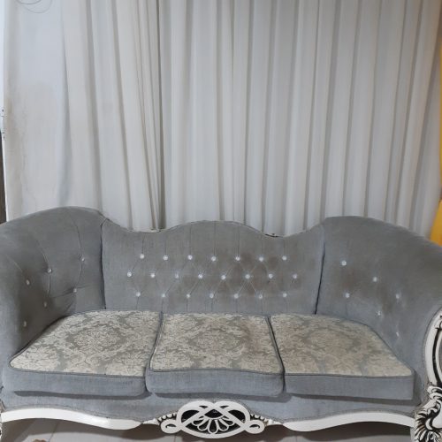 کاناپه سه نفره طوسی سالم