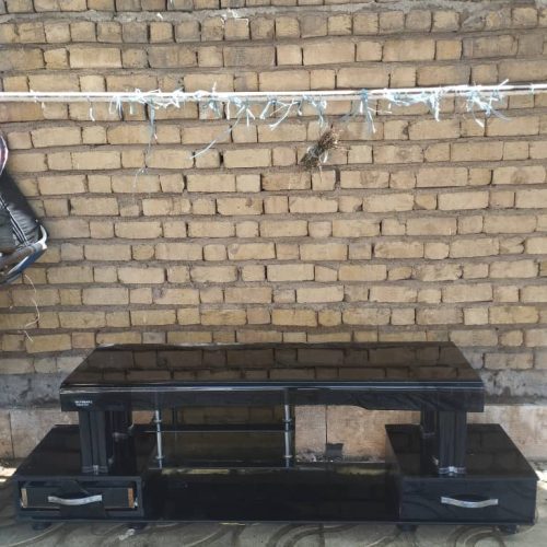 میز شیشه ای تلویزیون