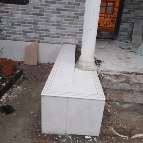 کلیه خدمات سنگکاری ، سرامیککاری و کاشیکاری، موزائیک کاری انجام‌می‌شود
