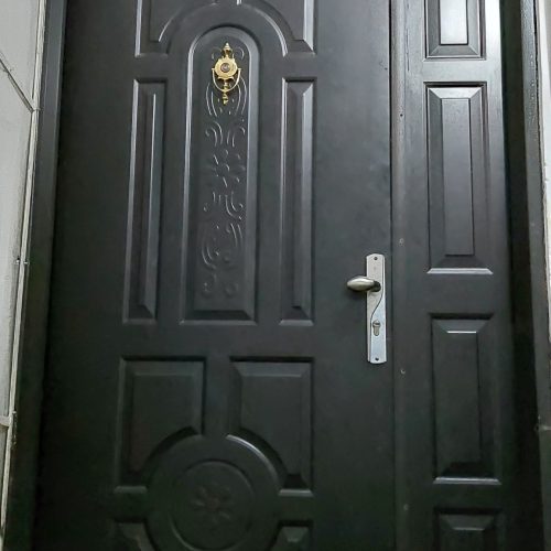 درب هال به ابعاد 2/20 متر در 1/15