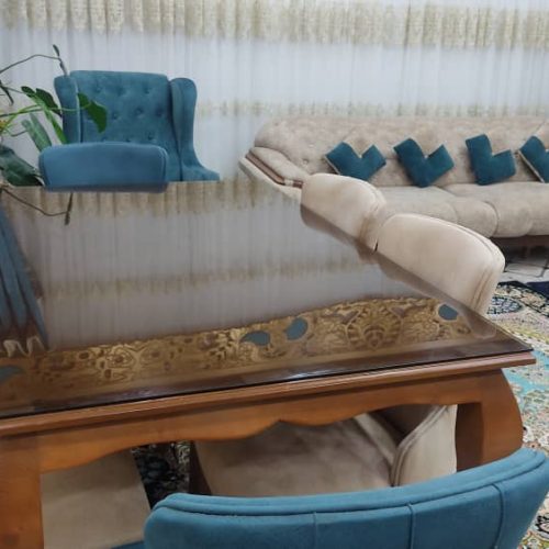 مبلمان 8 نفره و میز نهار خوری 6 نفره تمیز و در حد نو