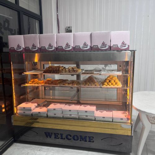 ویترین شیرینی خشک