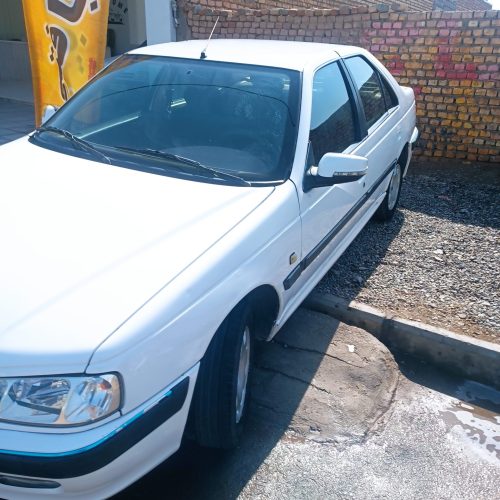 پژو پارس سفید شاسی سالم بی رنگ