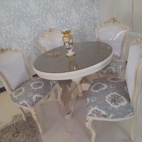 سرویس کامل مبلمان ،میز صبحانه خوری و ویترین مناسب جهیزیه همراه کاور