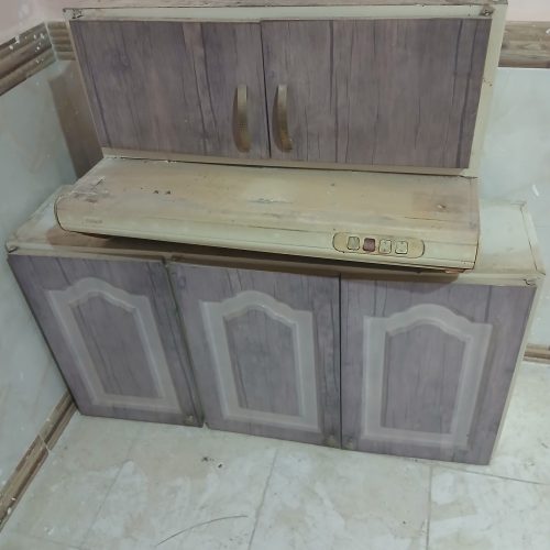 یک عدد سینک به همراه یک عدد کابینت سه در هوایی