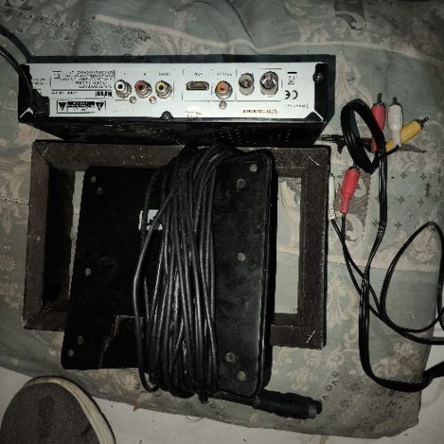 تلویزیون سامسونگ ۲۱ با یک گیرنده دیجیتال مارشال ۹