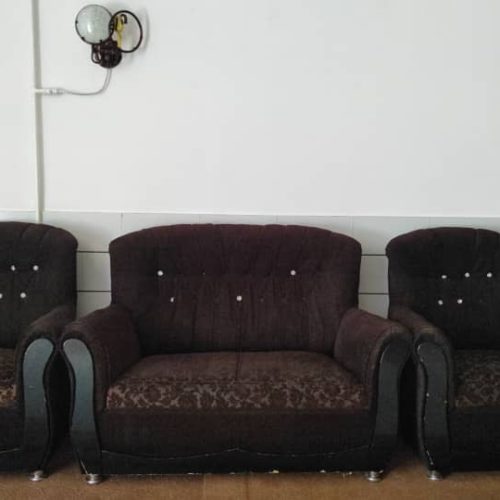 فروش فوری مبل هفت نفره،دوتا یک نفره و یک دونه سه نفره و یک دونه دونفره