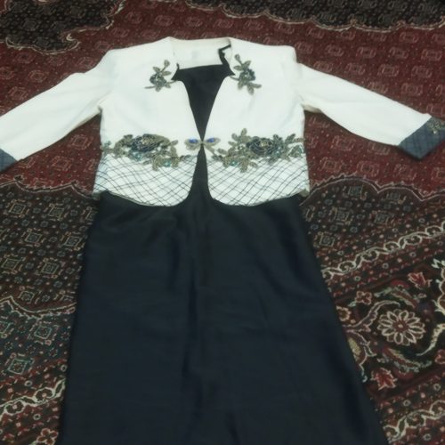 این خیلی نو هست و فقط یک بار پوشیده شده است