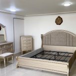 سرویس خواب تخت همراه با تشک پاتختی کمد کوچک میز ارایش