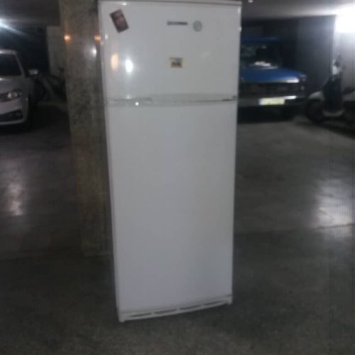 یخچال فریزر تمیز phILvEr