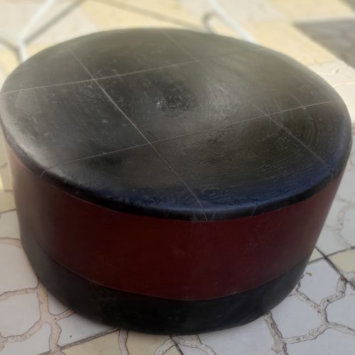 مبل ها درحد نو واینکه دارای 6 کوسن