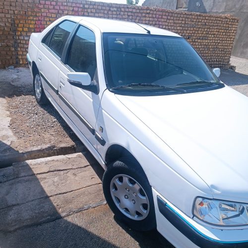 پژو پارس سفید شاسی سالم بی رنگ