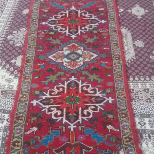 یک قالیچه 3متر در 1/5 متر