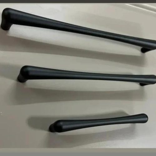 دستگیره و یراق آلات آذین