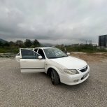 مزدا 323 اتومات سفید