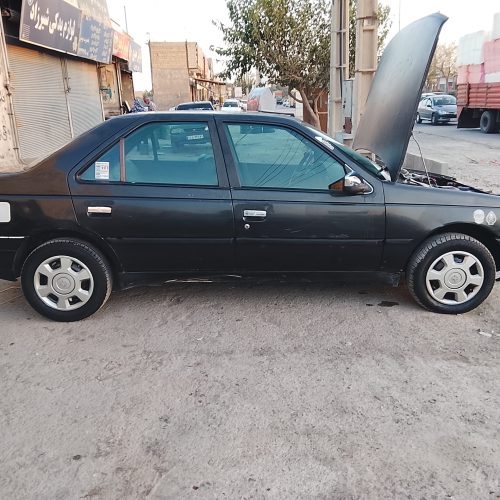 پژو 405 مشکی مدل 82