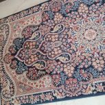یک عدد کنار فرشی 700 شانه نخ ترک و قالیچه گرد 700 شانه