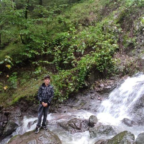 بچه ارومیه ولی ما شرایط نگه داریشو نداریم (خواهرشم)