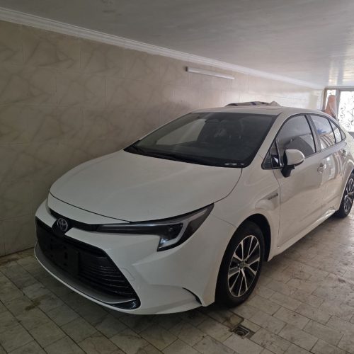 تویوتا لوین هیبرید1800