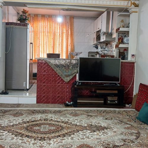 ویلایی دو طبقه پیلوت جنوبی  نورگیر عالی هر طبقه 90 متربنا