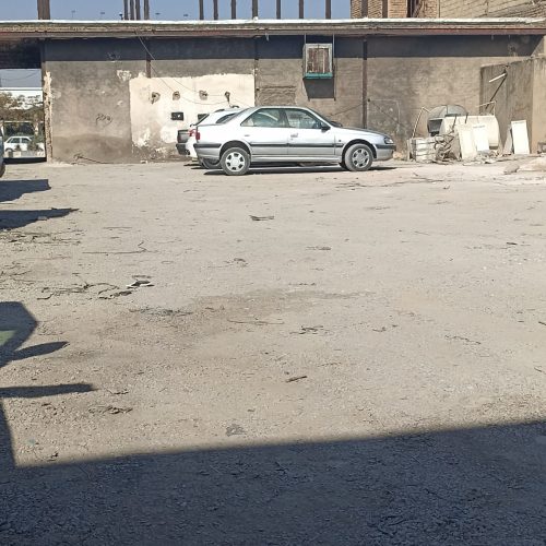 مغازه داخل گاراژ