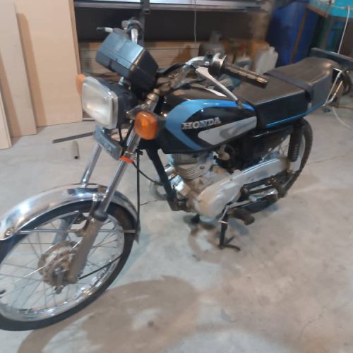 موتور شارک مدل 94مدارک کامل آماده انتقال با این سال بیمه