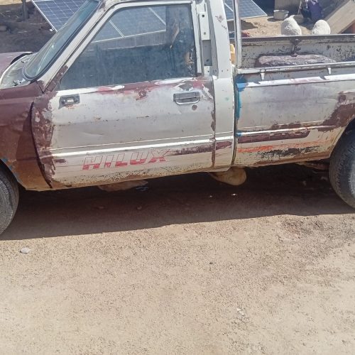 موتور سالم دنده ای و سفید ولی یک بار افتاده در آب