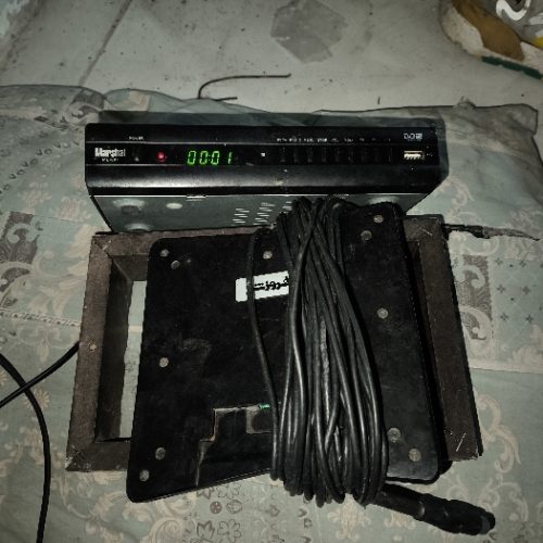 تلویزیون سامسونگ ۲۱ با یک گیرنده دیجیتال مارشال ۹