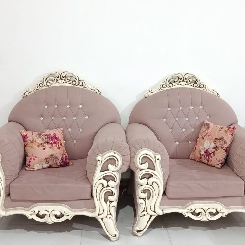 مبلمان‌ در حد نو زیبا و مطمعن