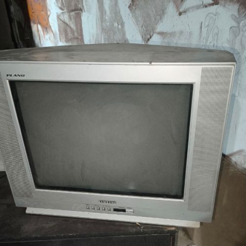 تلویزیون سامسونگ ۲۱ با یک گیرنده دیجیتال مارشال ۹