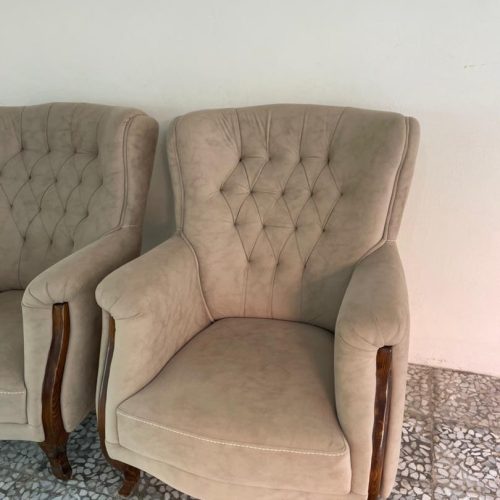 دو عدد مبل تک نفره در حد نو با کیفیت بسیار عالی