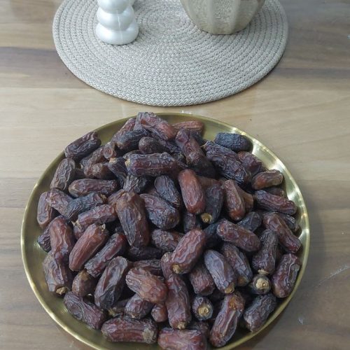 خدمات خرید و فروش مواد غذایی خرمای پیاروم درجه یک با کیفیت صادراتی و خشکبار