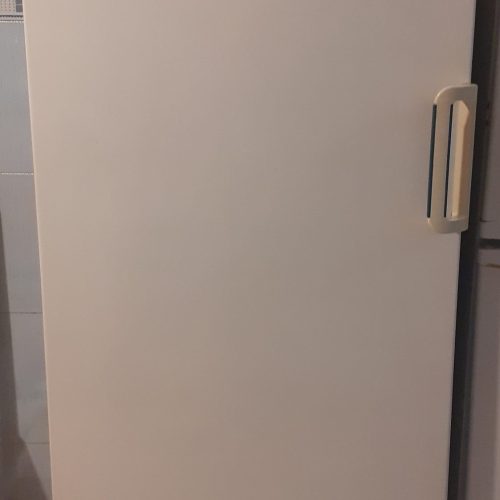 یخچال و فریزر Toshiva