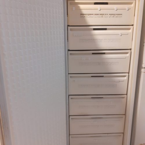 یخچال و فریزر Toshiva