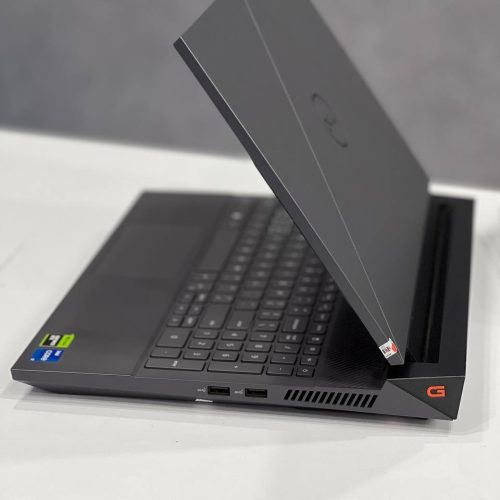 دستگاه با تمام لوازم جانبی و در خد نو میباشد