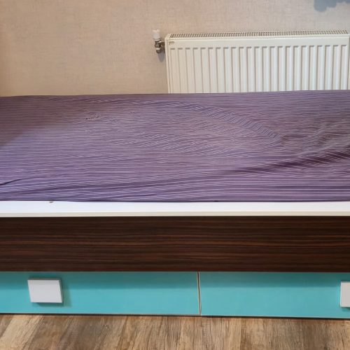 فروش تخت و کمد و میز تحریر کودک و  نوجوان