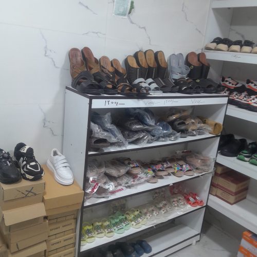 فروش انواع کفش اسپرت زنانه مردانه