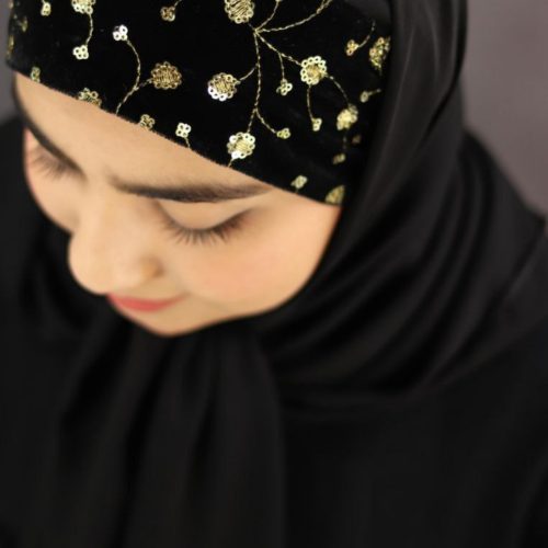 نیازمند فروشنده خانم