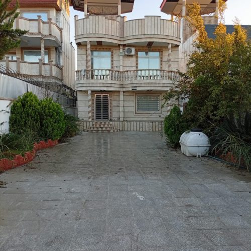 اجاره ویلا سه خواب حیاط دربست نزدیک ساحل