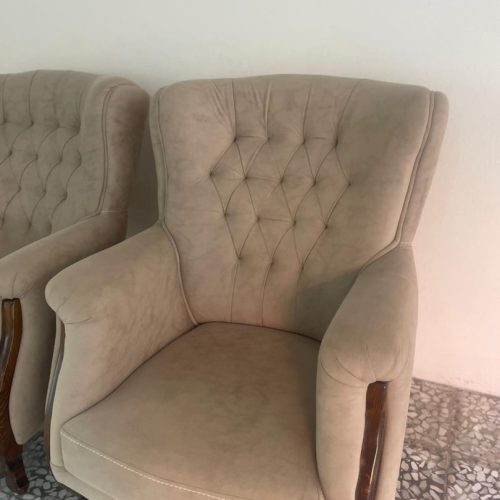 دو عدد مبل تک نفره در حد نو با کیفیت بسیار عالی