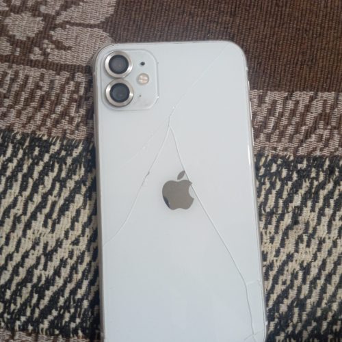 گوشی آیفون 11 نرمال  حافظه 64 باتری 100