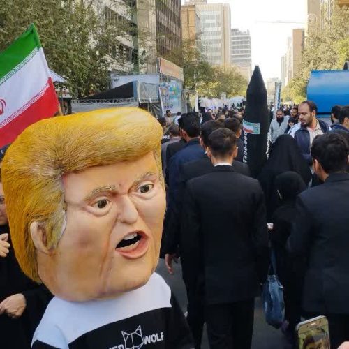 اجرای برنامه عروسک گردانی